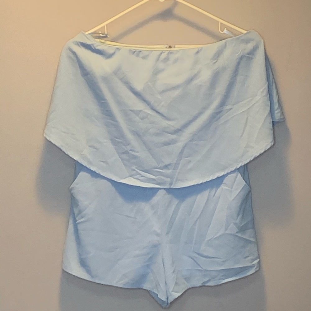 OFF THE SHOULDER ROMPER W/ POCKETS